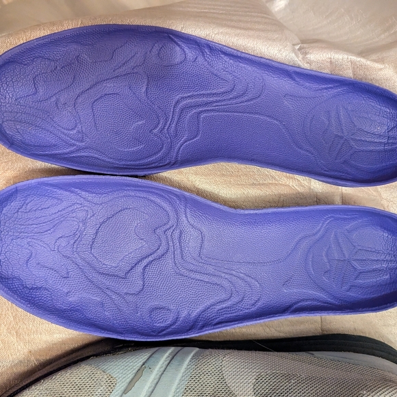 Nike kobe's low top basketball sneakers size 11 grey purple silver casual shoe. - Picture 10 of 13